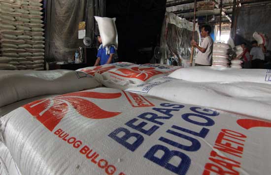 Kendalikan Harga Beras, Bulog Gelar Operasi Pasar